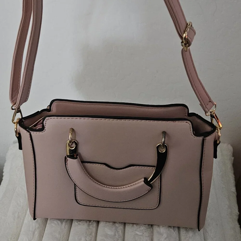 Danbaoly Pink handbag w/handles and crossbody strap NWOT